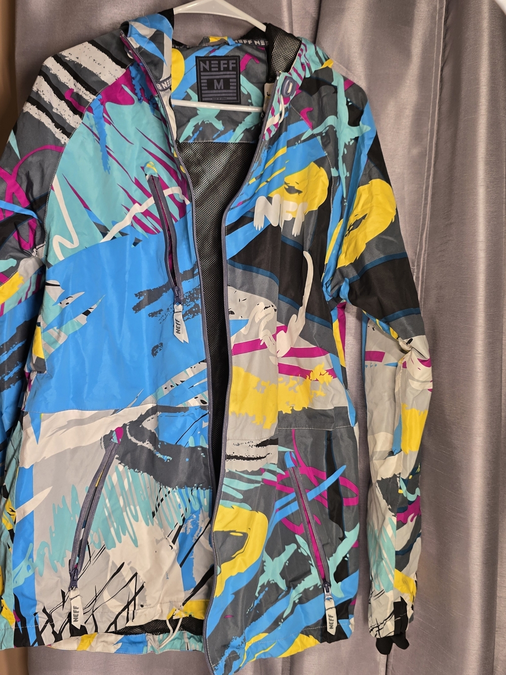 NEFF Women’s Multicolor Patterned Hooded Jacket